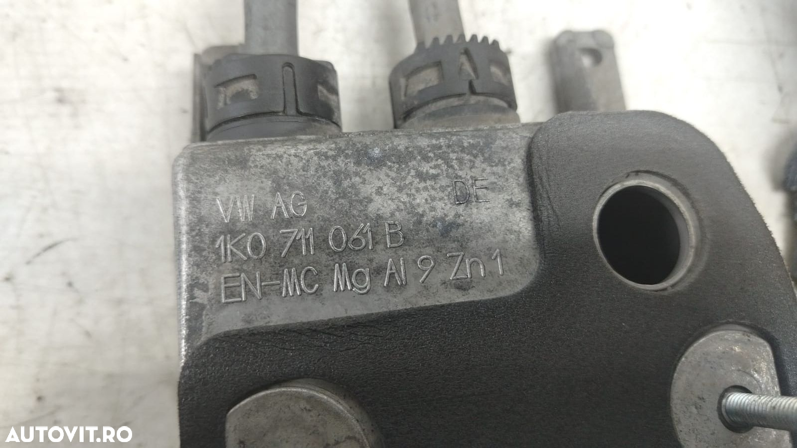Timonerie manuala 1k0711061b Volkswagen VW Tiguan 1 5N [2007 - 2011] - 3