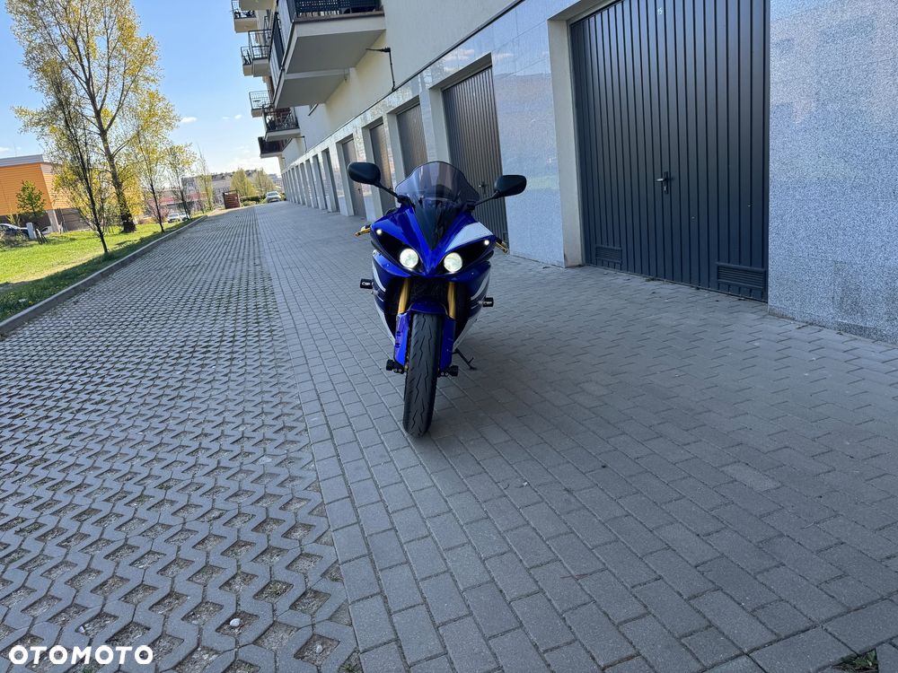 Yamaha R1 - 17