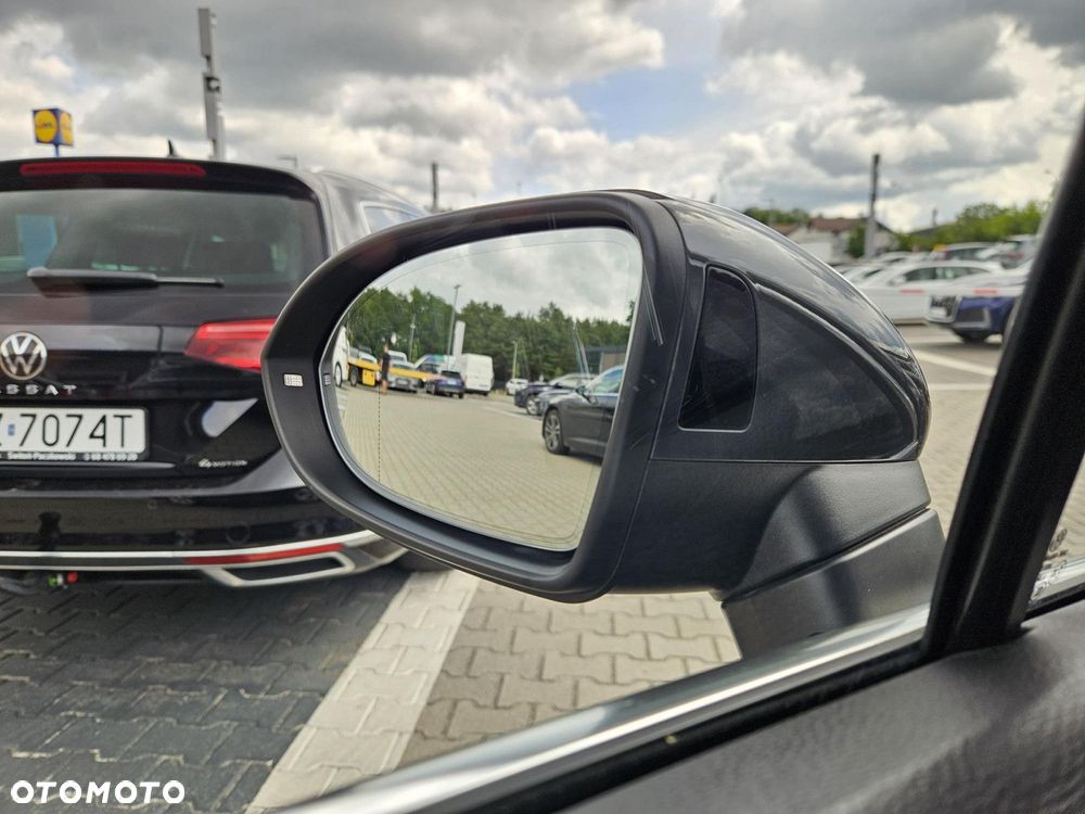 Volkswagen Passat - 22