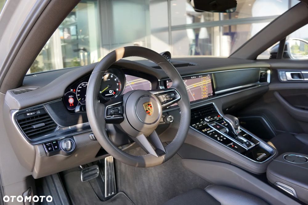 Porsche Panamera 4 E-Hybrid - 21