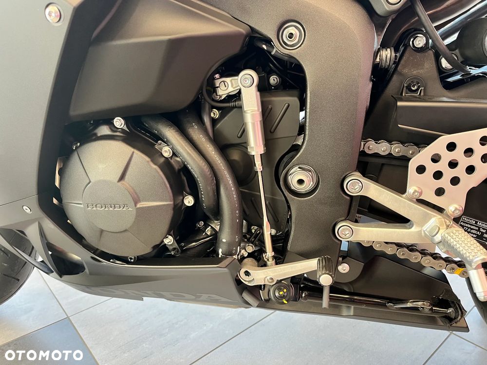 Honda CBR - 17