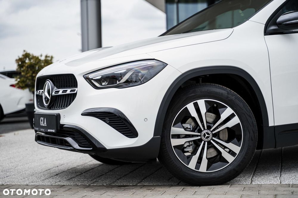 Mercedes-Benz GLA - 5