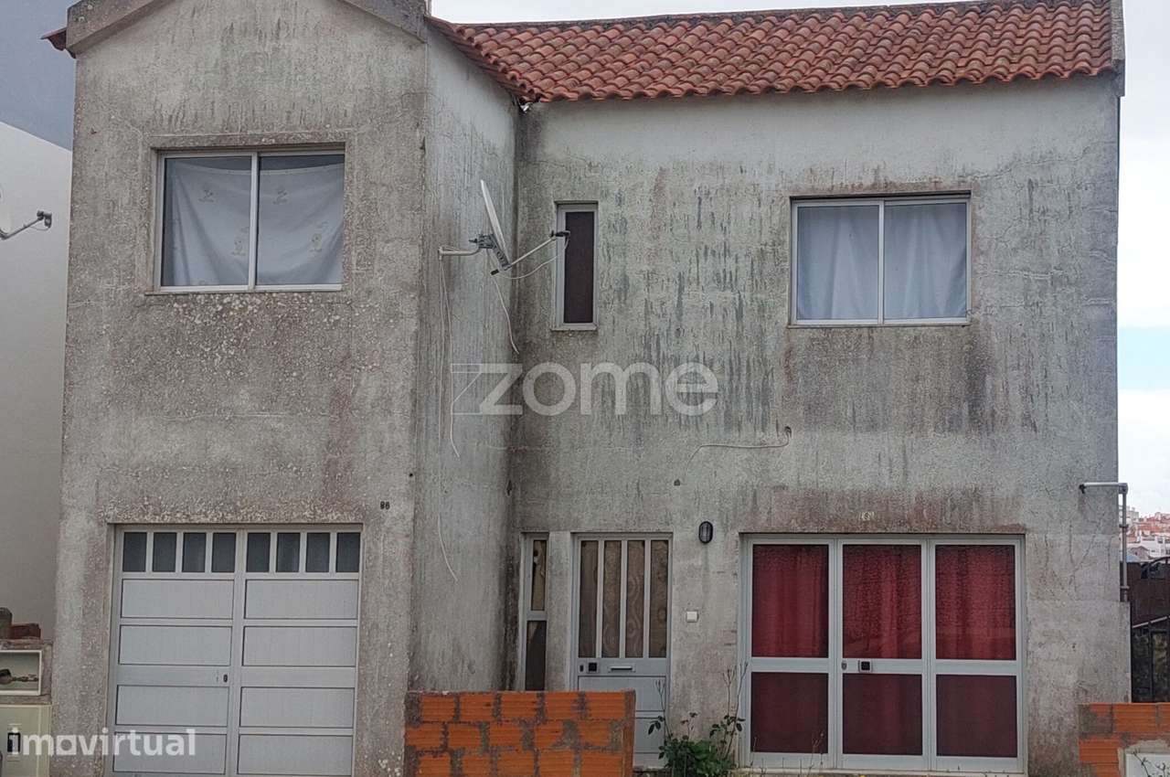 Moradia T3 para recuperação, Alto da Chapeleira, Santa Clara, Lisboa - Grande imagem: 2/8