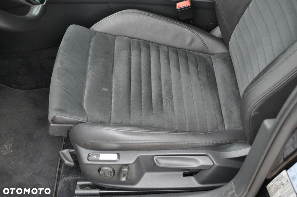 Volkswagen Passat - 26