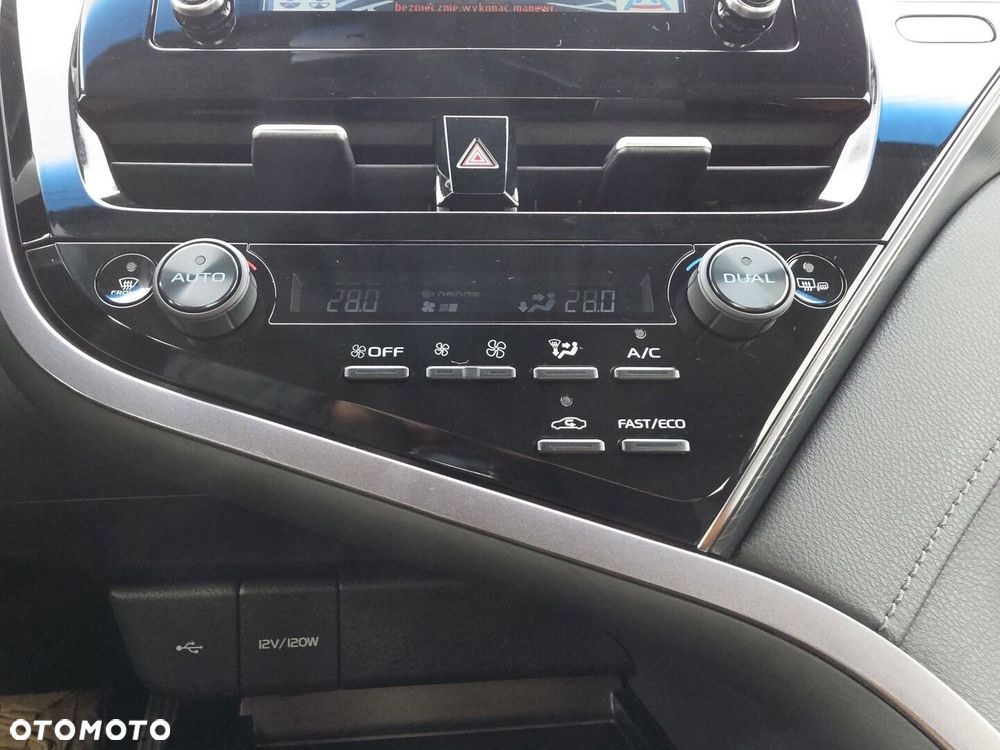 Toyota Camry 2.5 Hybrid Comfort CVT - 17