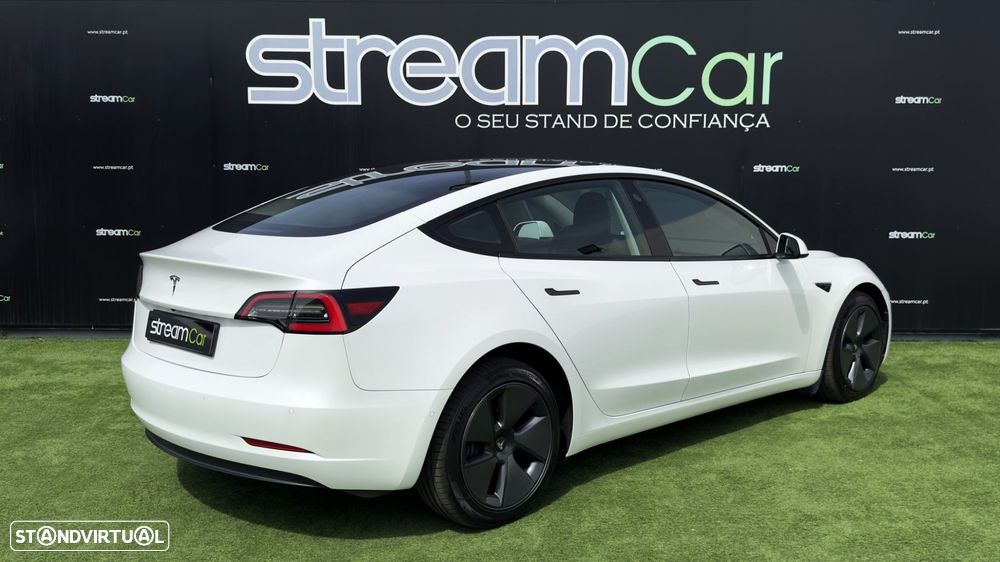 Tesla Model 3 - 7