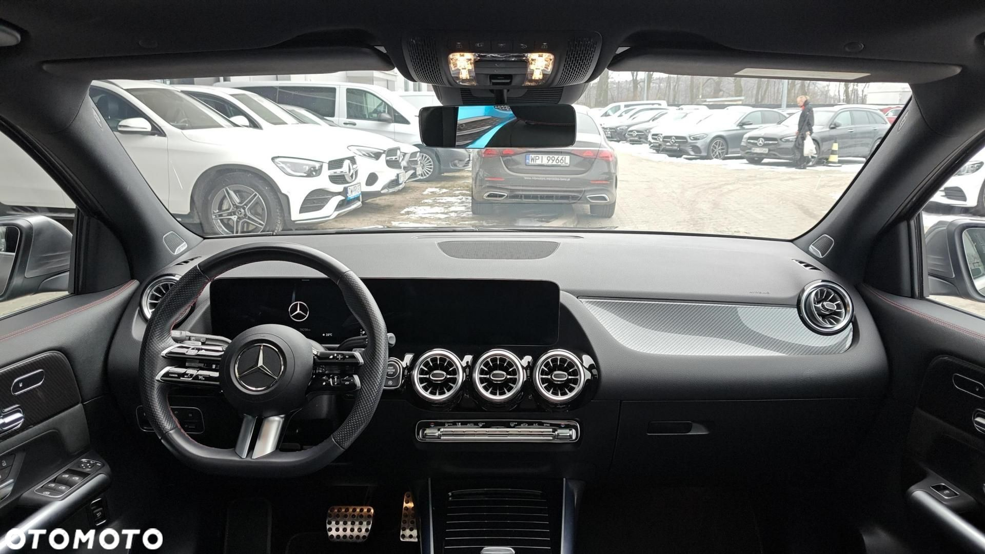 Mercedes-Benz GLA - 15