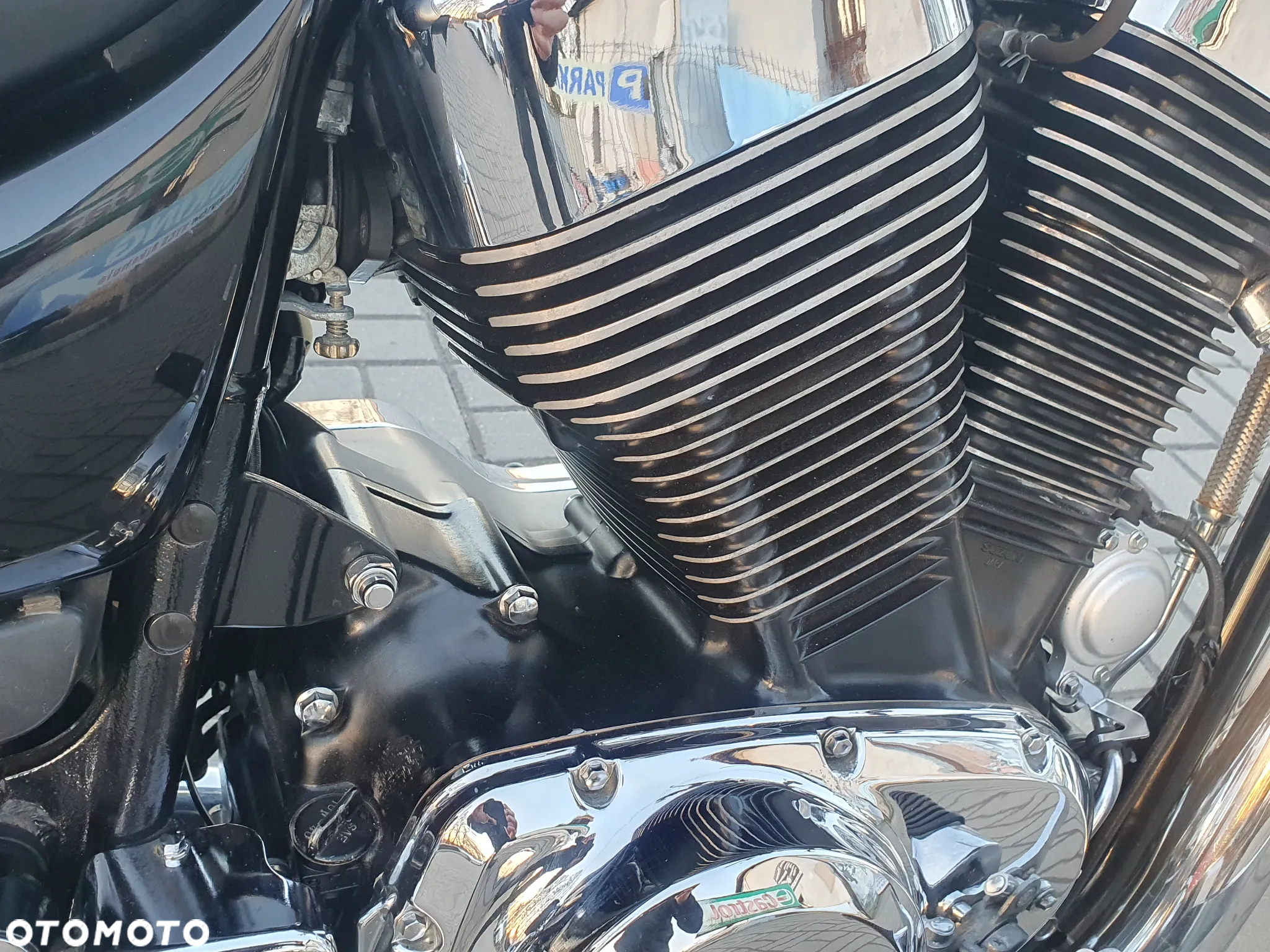 Suzuki Intruder - 17