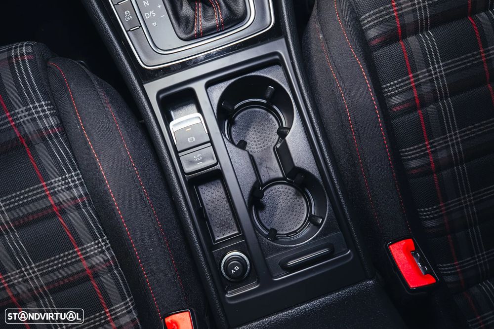 VW Golf GTI 2.0 TSI OPF DSG Performance - 30
