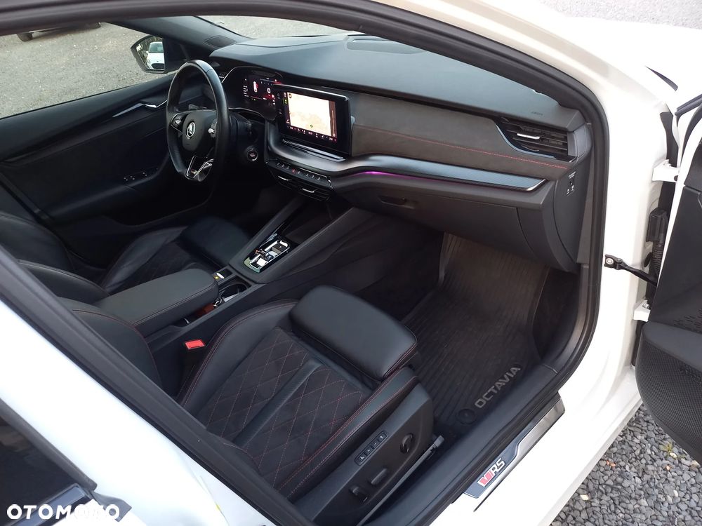 Skoda Octavia 2.0 TDI RS DSG - 25
