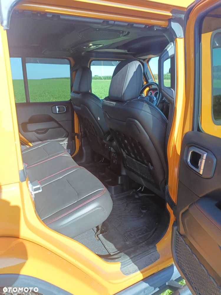 Jeep Wrangler - 12