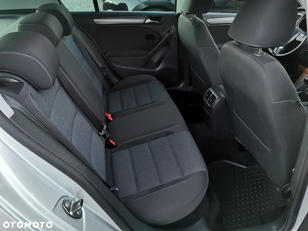 Volkswagen Golf - 18