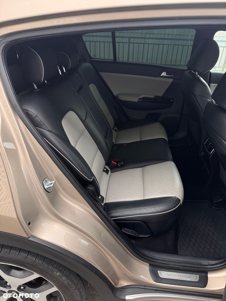 Kia Sportage 1.6 T-GDI AWD GT Line - 26