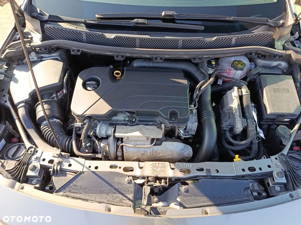 Opel Astra 1.4 T GPF Dynamic S&S - 11