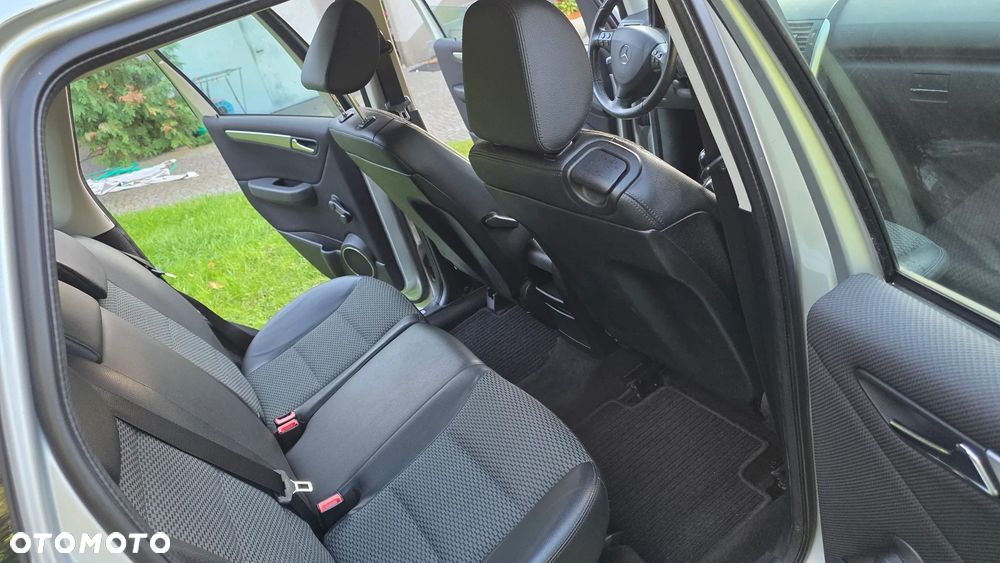 Mercedes-Benz Klasa A 200 CDI Avantgarde Special Edition - 35