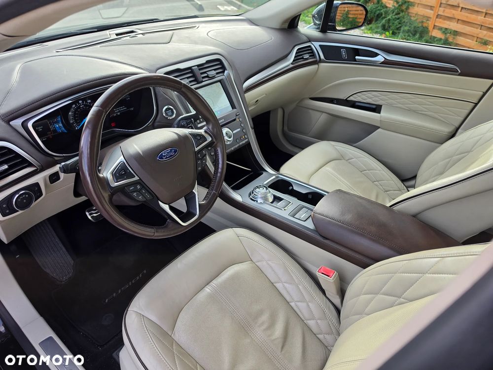 Ford Fusion - 13