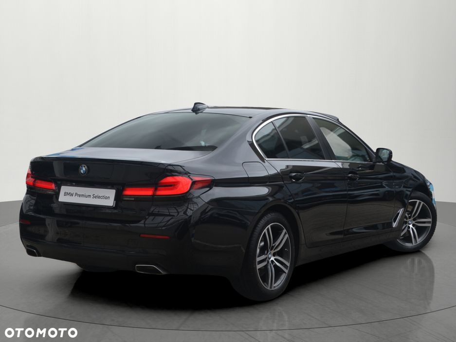BMW Seria 5 530i mHEV Luxury Line - 3