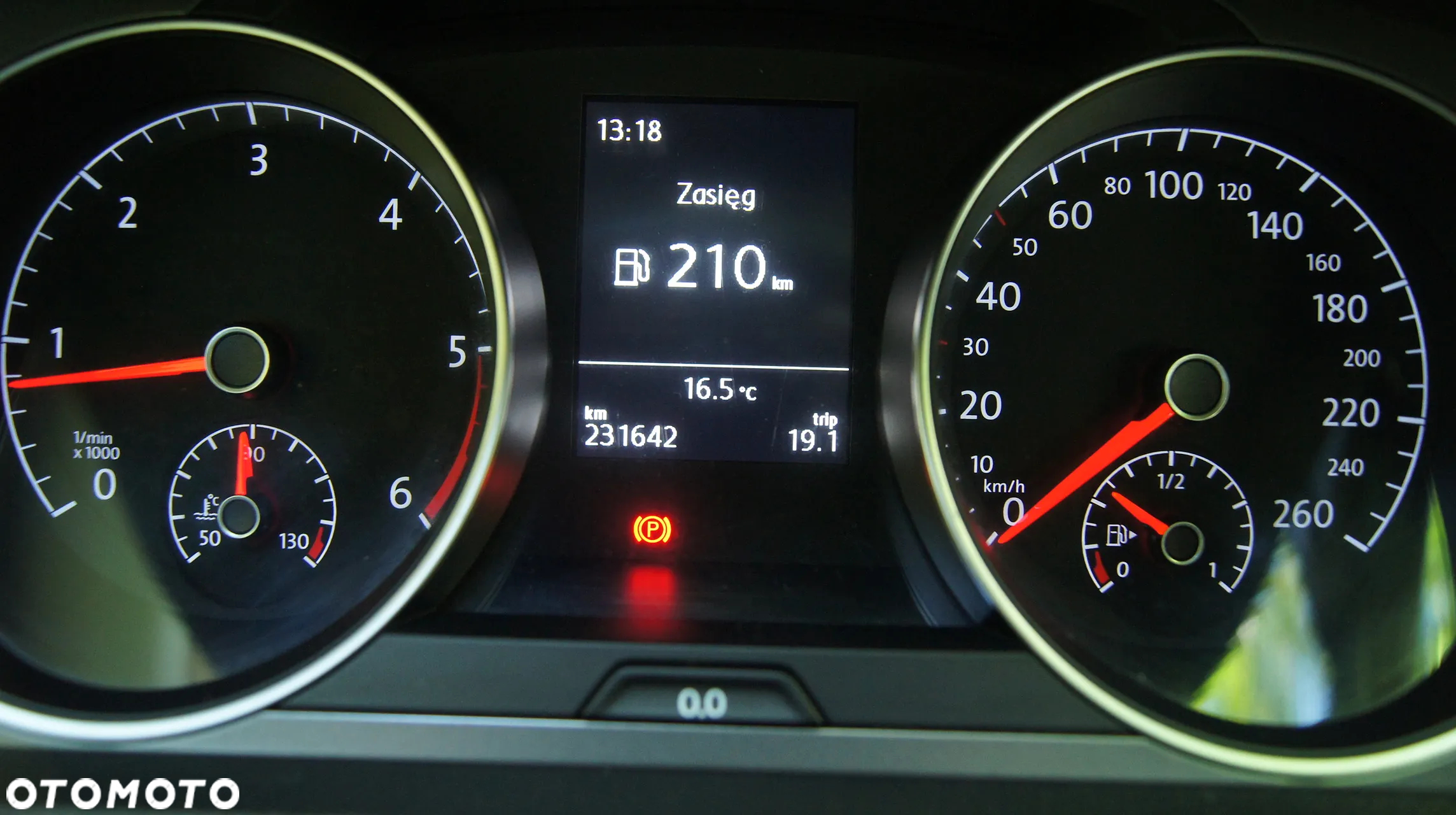 Volkswagen Golf 1.6 TDI BlueMotion Comfortline - 24