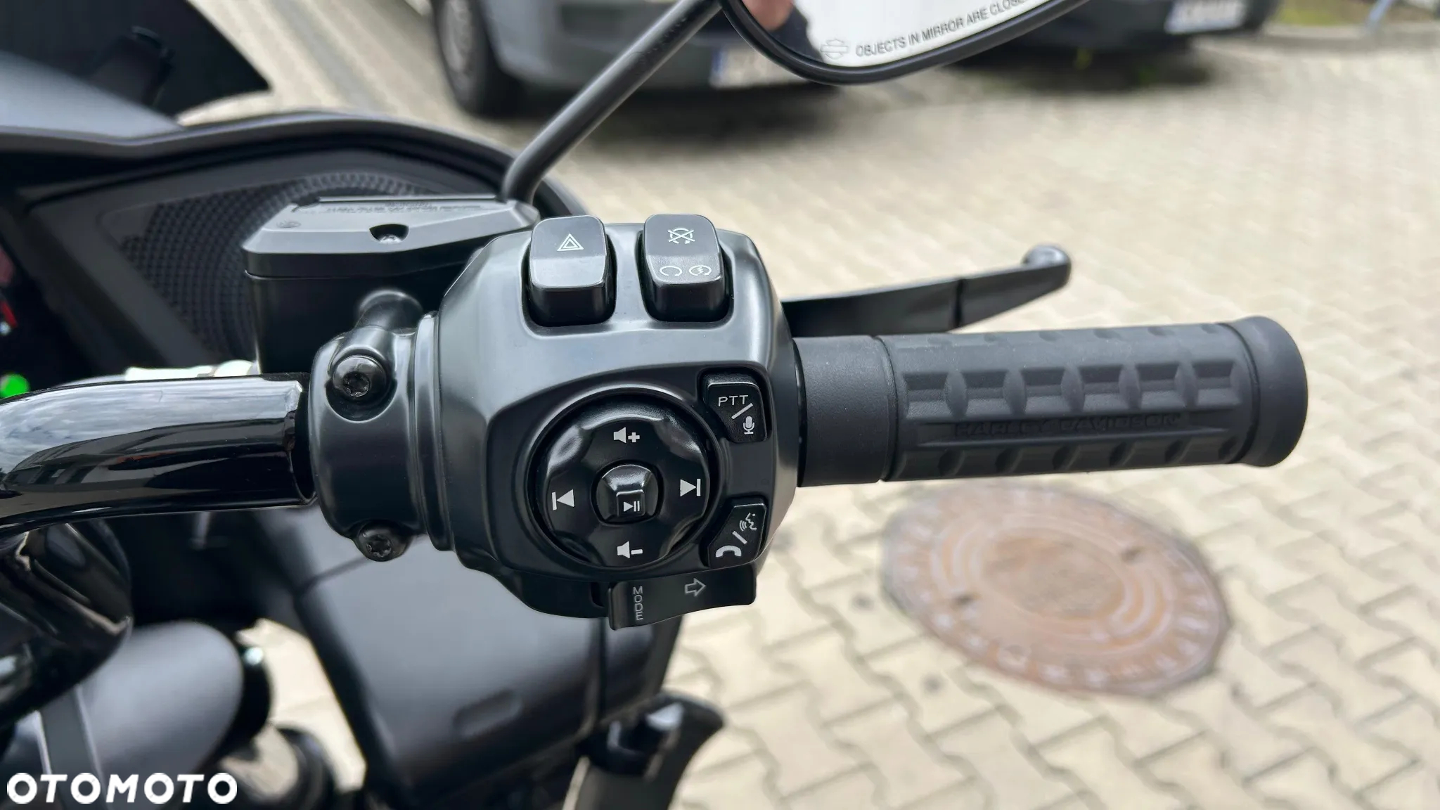 Harley-Davidson Touring Road Glide - 14
