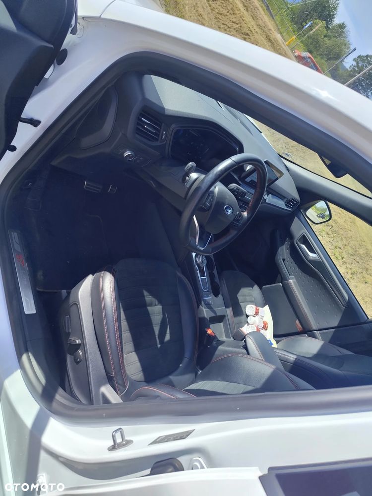 Ford Kuga 2.5 Duratec FHEV 4x4 ST-LINE X - 8