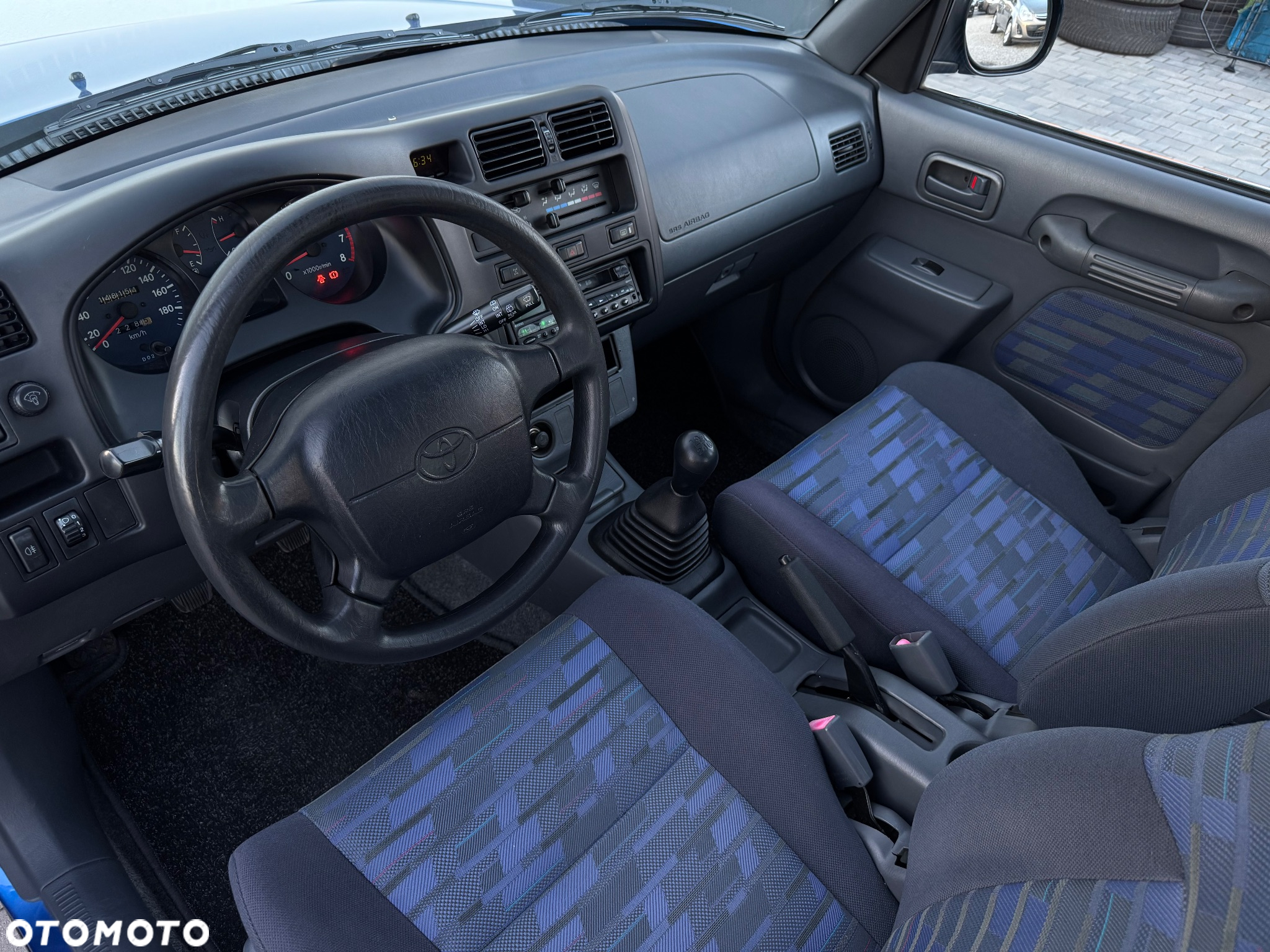Toyota RAV4 2.0 - 13