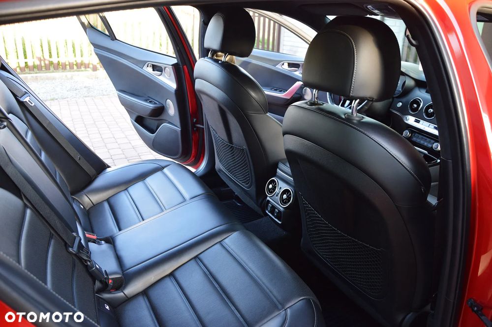 Kia Stinger 3.3 T-GDI V6 GT AWD - 16