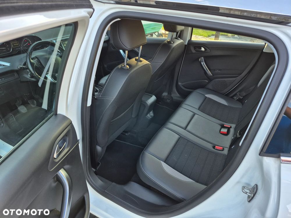 Peugeot 2008 1.6 BlueHDi Allure - 20
