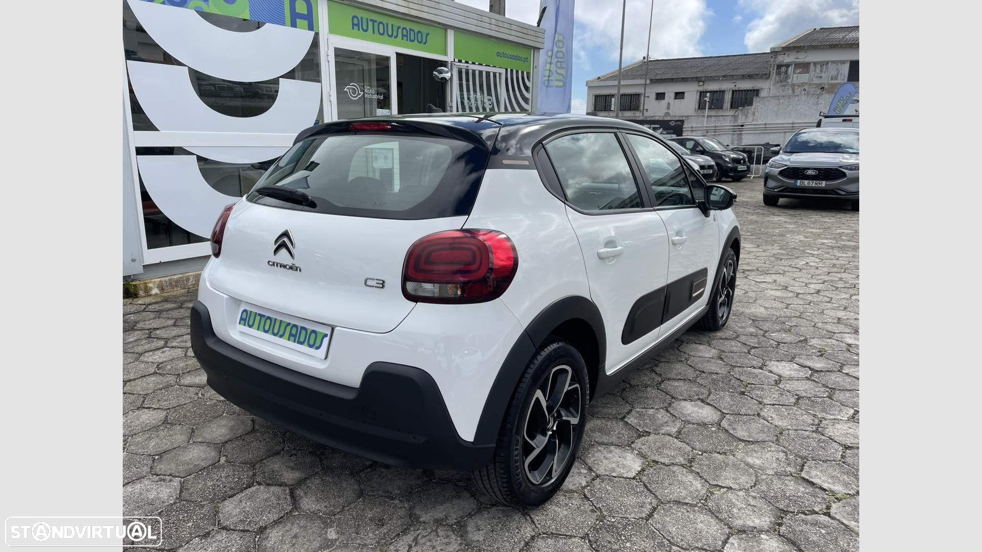 Citroën C3 1.2 PureTech C-Series - 2