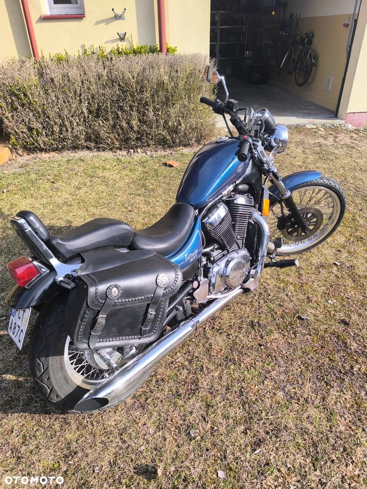 Suzuki Intruder - 1
