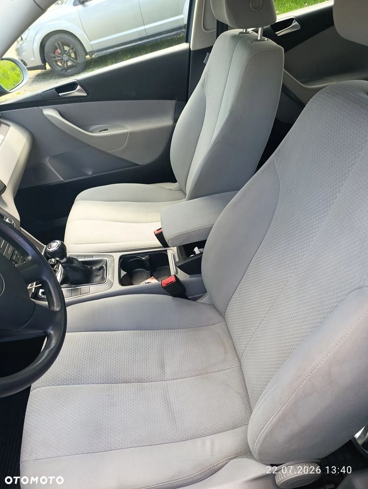 Volkswagen Passat - 9