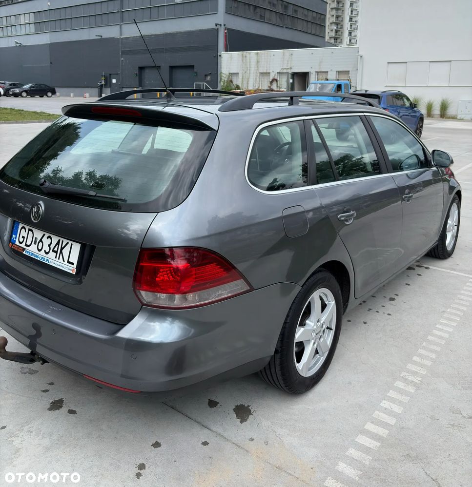 Volkswagen Golf 2.0 TDI Comfortline DSG - 6