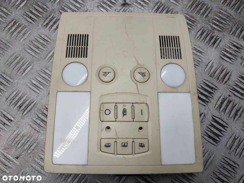 LAMPKA PODSUFITKI AUDI A8 D3 - 1