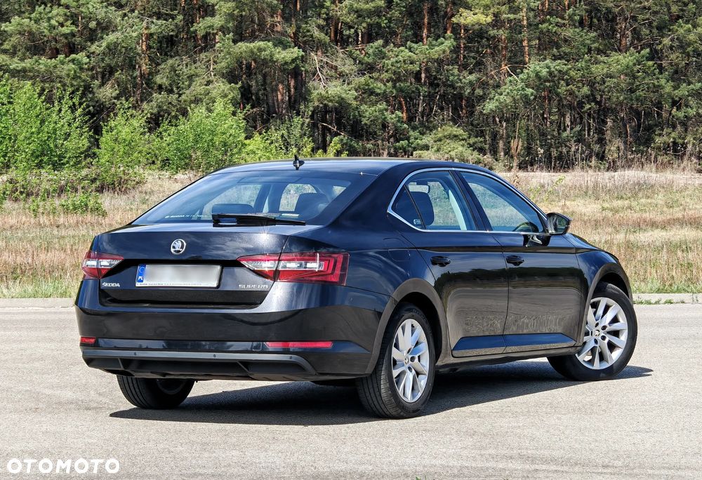 Skoda Superb 2.0 TDI Ambition - 4