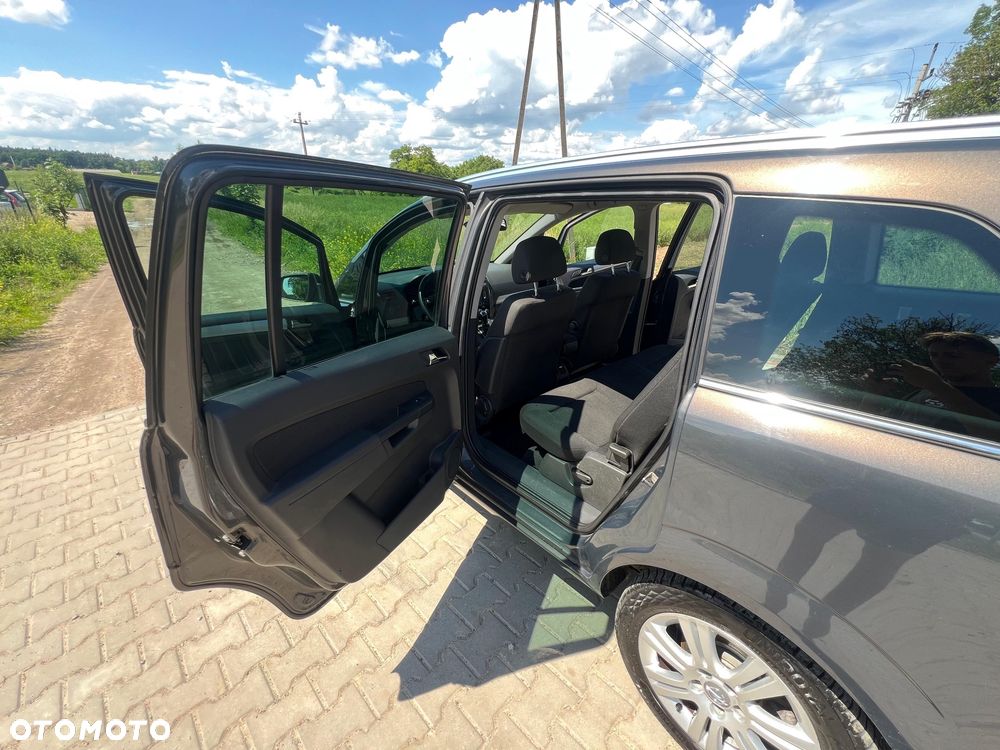 Opel Zafira - 12