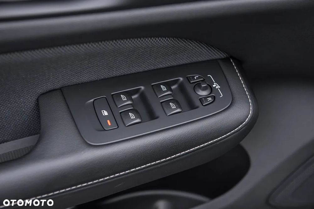 Volvo V60 T5 Geartronic R-Design - 16