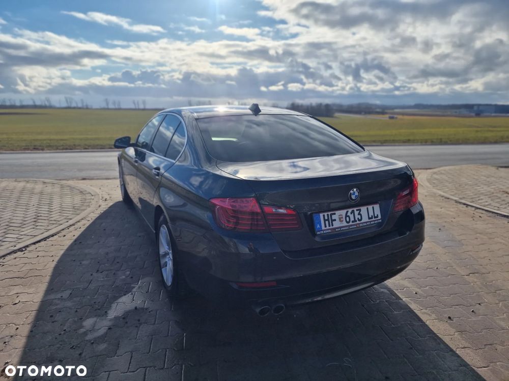 BMW Seria 5 518d - 13