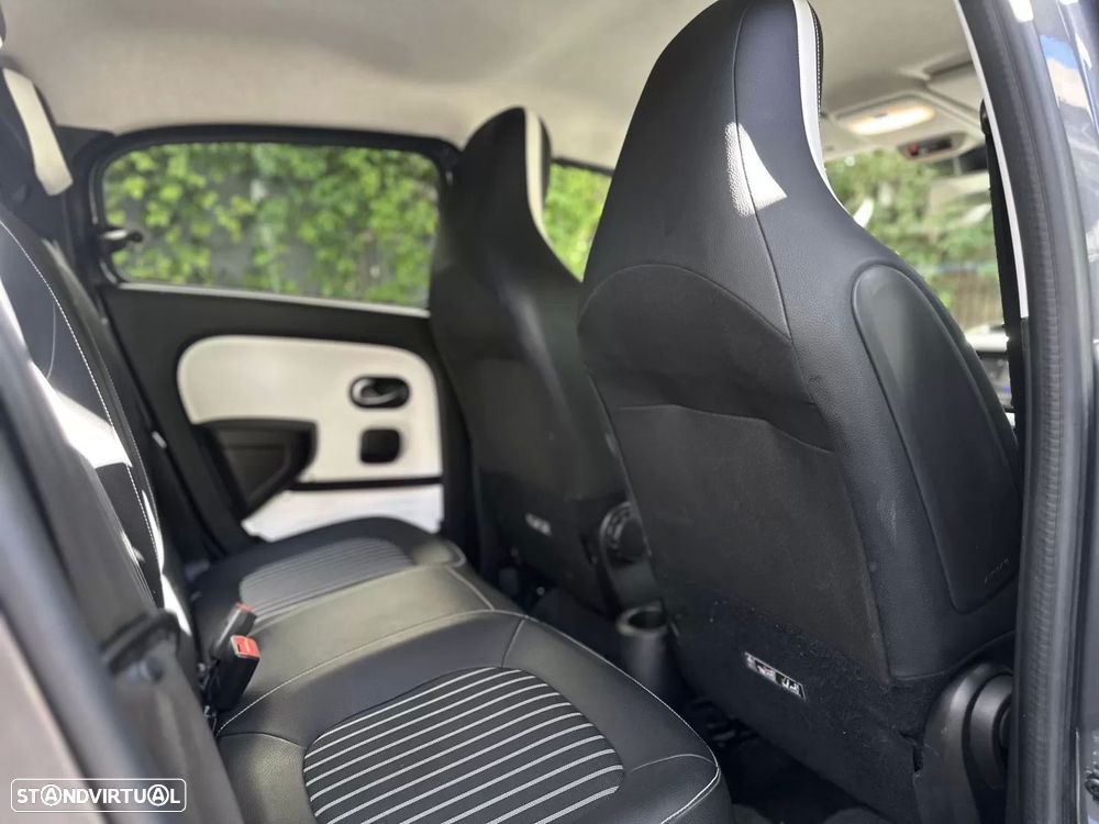 Renault Twingo Z.E. 22 Intens - 15