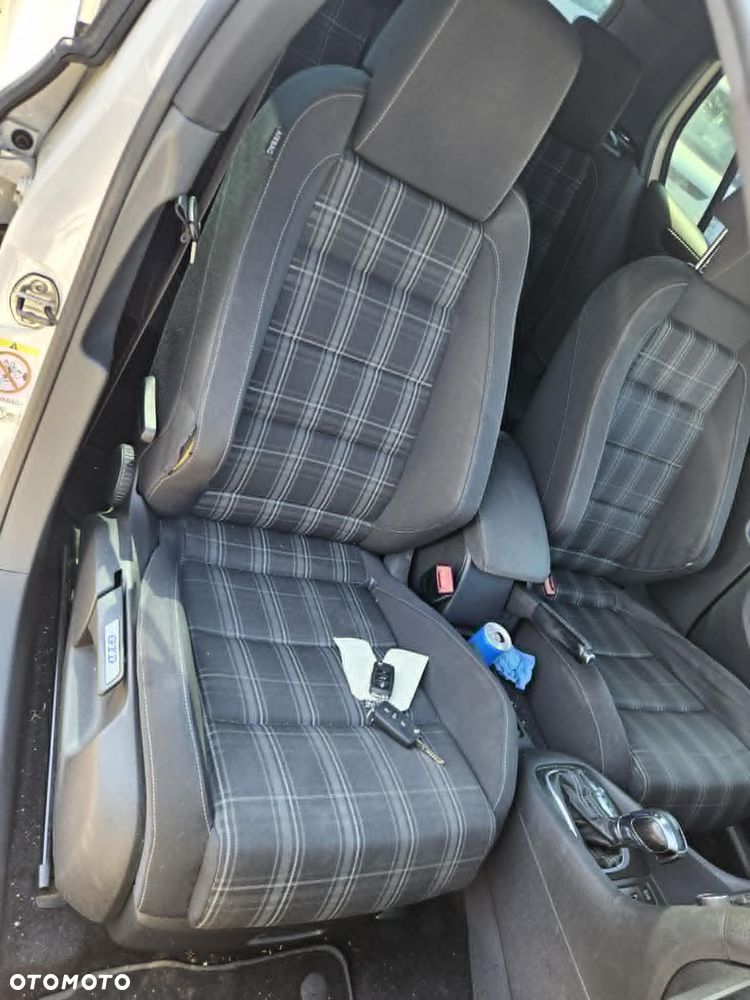 Volkswagen Golf 2.0 TDI DPF DSG GTD - 30