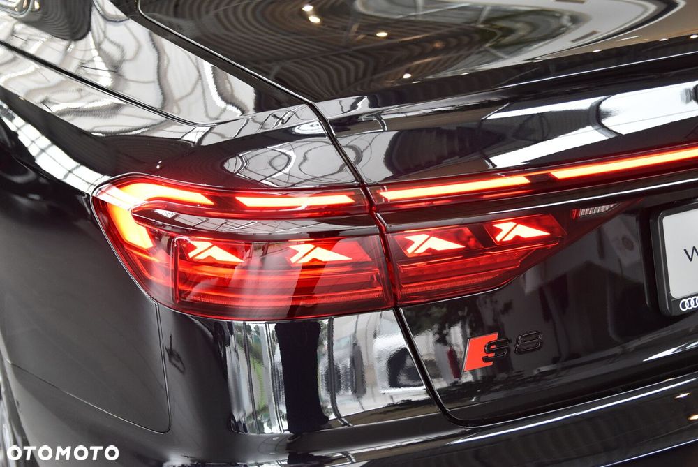 Audi S8 - 5