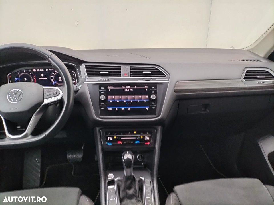 Volkswagen Tiguan - 8