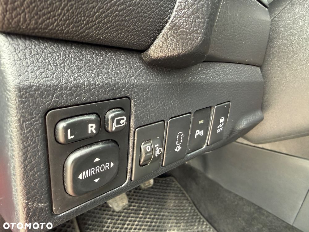 Toyota Auris 2.0 D-4D Dynamic - 10