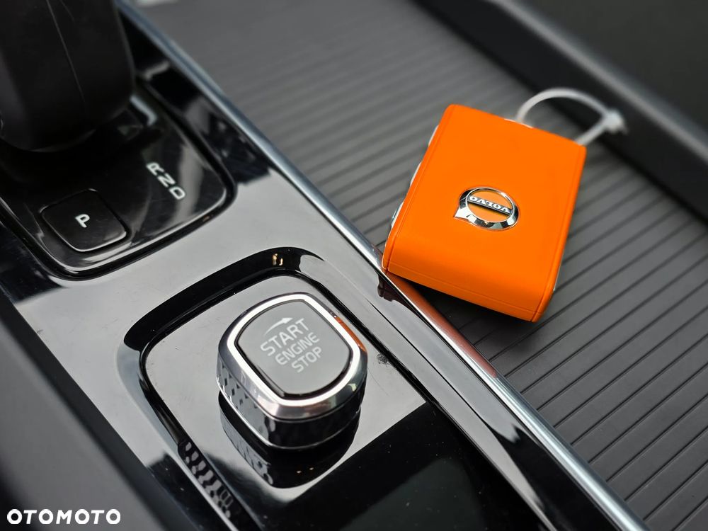 Volvo XC 60 B4 B Momentum Pro - 26