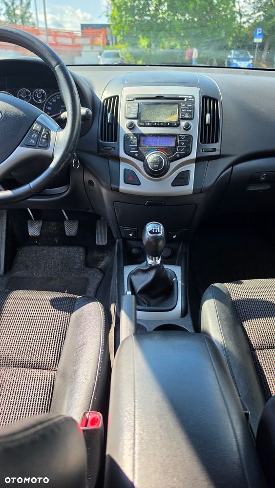 Hyundai i30 1.6 CRDi Comfort EU5 - 9