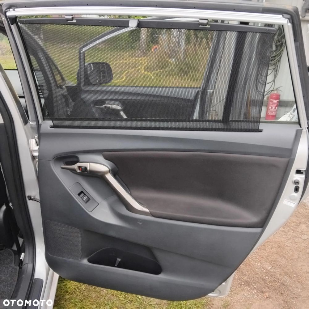 Toyota Verso 2.0 D-4D - 16