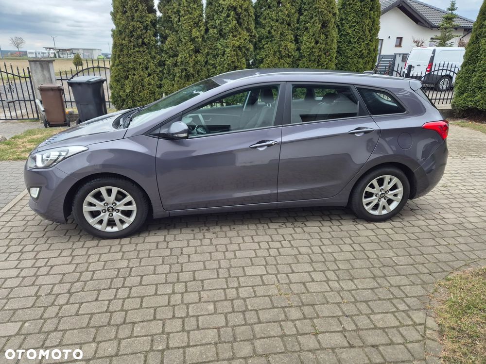 Hyundai i30 1.6 CRDi Fifa World Cup Edition - 6