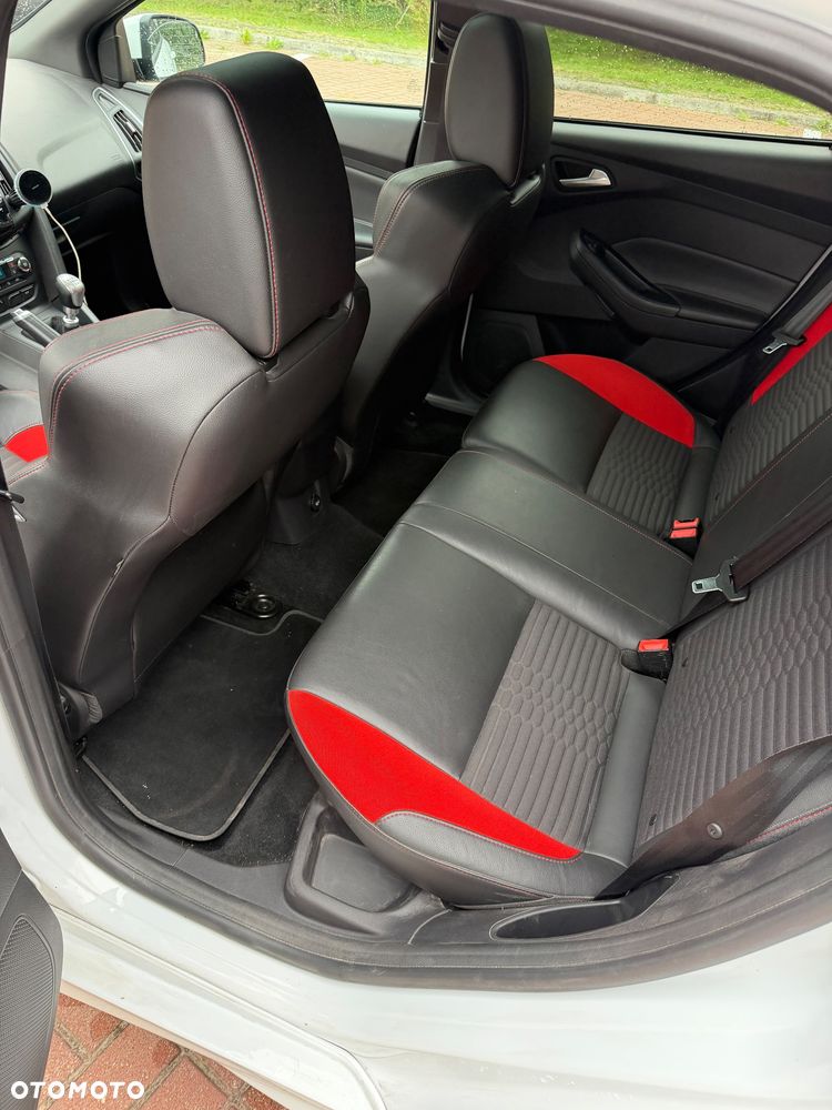 Ford Focus 2.0 EcoBoost ST - 11