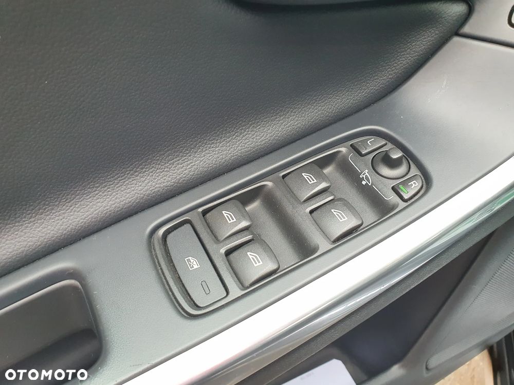 Volvo V60 D3 Drive-E Dynamic Edition (Momentum) - 19