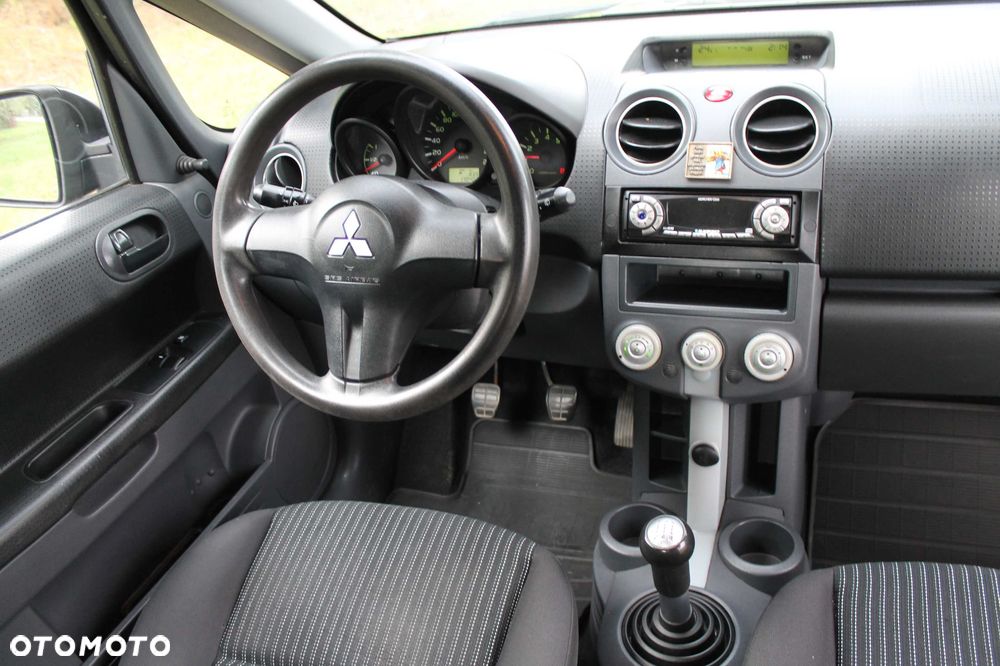 Mitsubishi Colt - 8