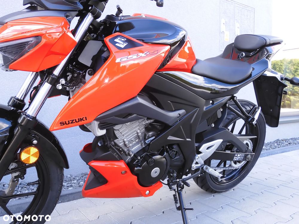 Suzuki GSX - 33