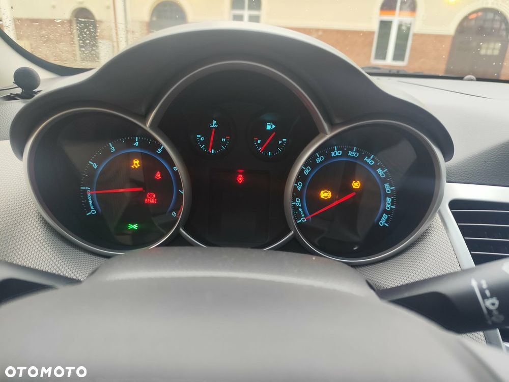 Chevrolet Cruze 1.6 LS - 13